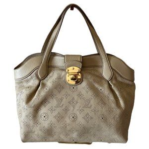 Louis Vuitton Shields MM